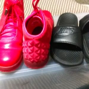 Two pair Nike shoes for the price of one